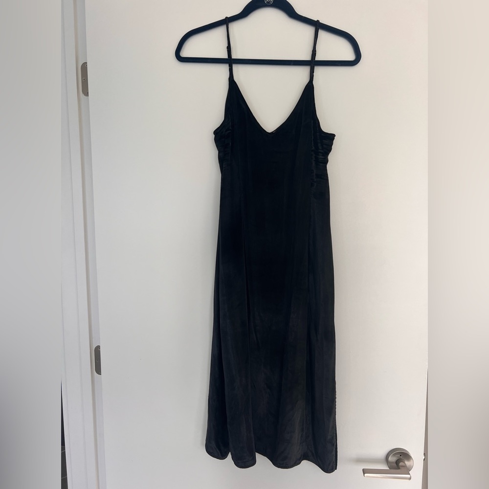 EQUIPMENT
'Nia' Velvet Slip Dress